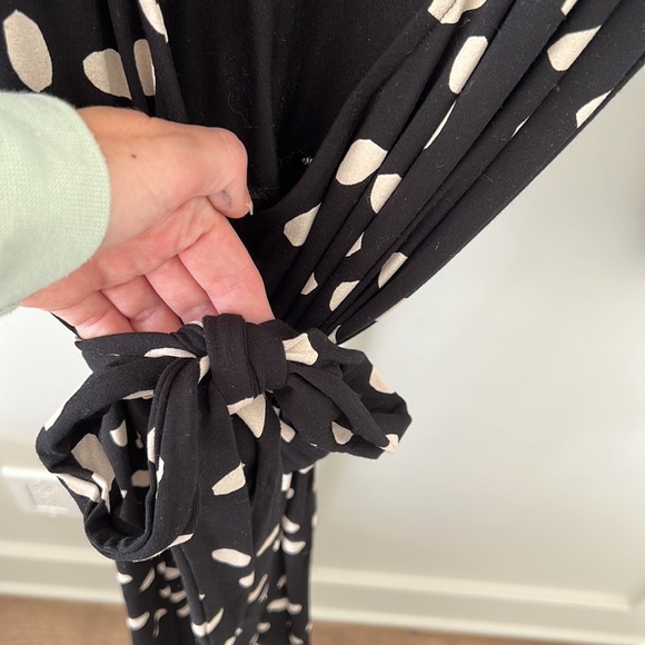 SOLD Seraphine wrap maternity dress - Picture 3 of 6